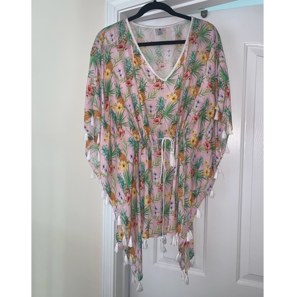 Snapper Rock swim cover up with tassels🍍🌸